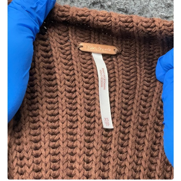 Chocolate brown free people sweater - Picture 3 of 4